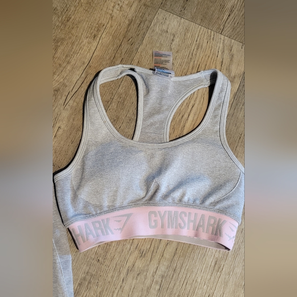 Gymshark Pink and Gray Workout Set - Picture 2 of 4